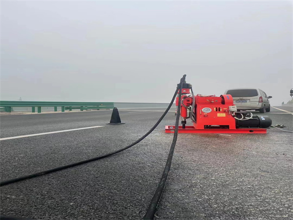 凌云马路路基路面开裂下沉注浆加固灌浆